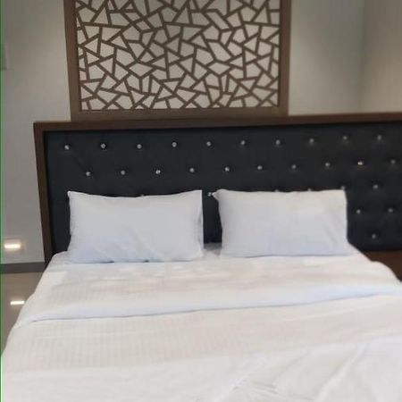 Kalyān Dukes Plaza Hotel מראה חיצוני תמונה