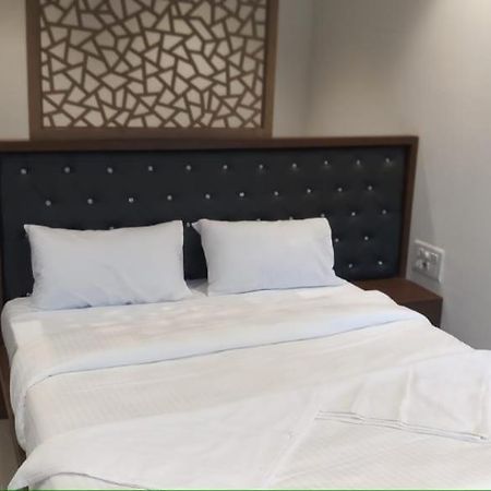 Kalyān Dukes Plaza Hotel מראה חיצוני תמונה