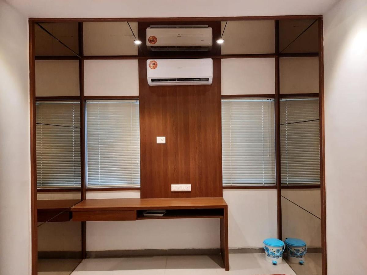 Kalyān Dukes Plaza Hotel מראה חיצוני תמונה